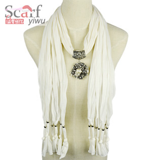 Pearl alloy pendant scarf