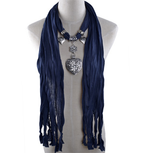 Heart diamond pendant scarf