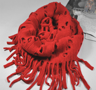 Hollow wool scarf