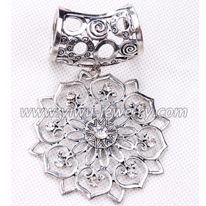Flower Scarf metal pendant
