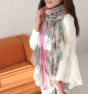 Leopard fashion female models plaid scarves